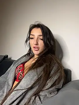 Snapshot of naughtybella05 chatting on 4, 12, 2025 naughtybella05 online show from 4, 12, 2025