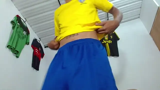 Snapshot of skinny23cm chatting on 21, 2, 2026 skinny23cm online show from 21, 2, 2026