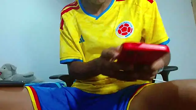 Snapshot of skinny23cm chatting on 6, 7, 2026 skinny23cm online show from 6, 7, 2026