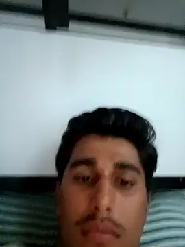 Snapshot of HarryChoudhary21 chatting on 21, 11, 2025 HarryChoudhary21 online show from 21, 11, 2025