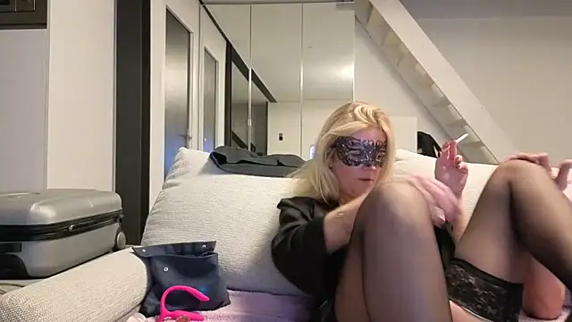 bellemasquer online show from 22, 2, 2026