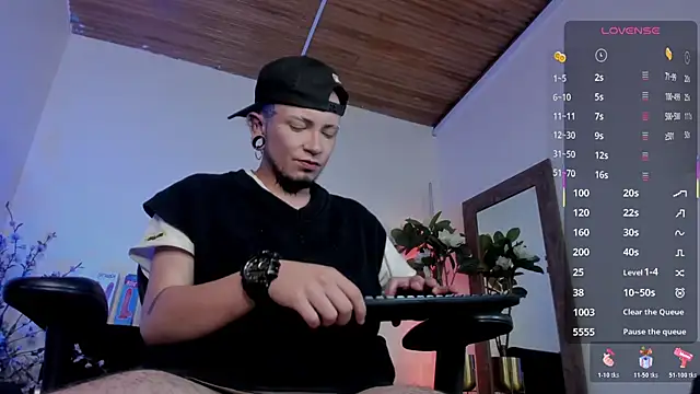 tyler jones  online show from 14, 12, 2025