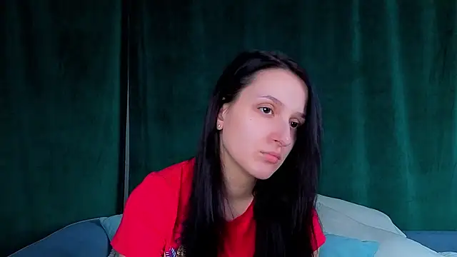 Snapshot of FalineBeacher chatting on 15, 10, 2025 FalineBeacher online show from 15, 10, 2025