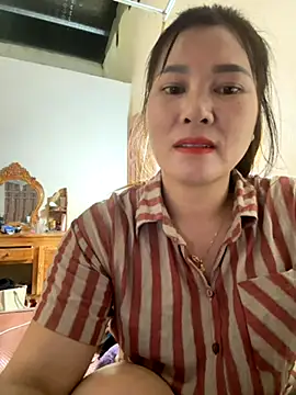 Moan Mary online show from 8, 10, 2025