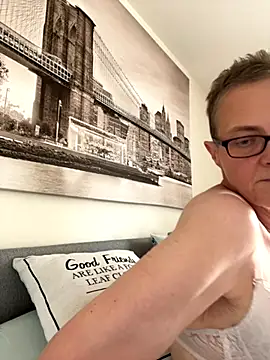 Snapshot of Curvy-Jinx chatting on 11, 9, 2025 Curvy-Jinx online show from 11, 9, 2025