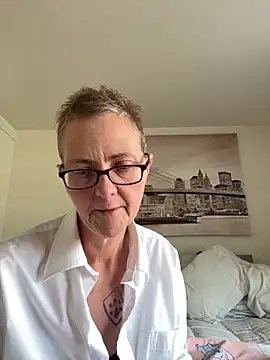 Snapshot of Curvy-Jinx chatting on 12, 9, 2025 Curvy-Jinx online show from 12, 9, 2025