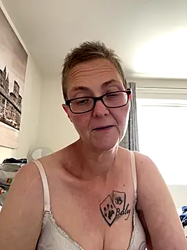 Snapshot of Curvy-Jinx chatting on 15, 9, 2025 Curvy-Jinx online show from 15, 9, 2025