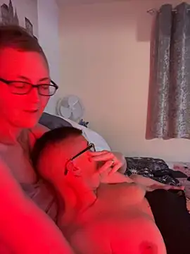 Snapshot of Curvy-Jinx chatting on 2, 10, 2025 Curvy-Jinx online show from 2, 10, 2025