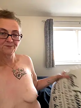 Snapshot of Curvy-Jinx chatting on 6, 10, 2025 Curvy-Jinx online show from 6, 10, 2025