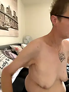 Snapshot of Curvy-Jinx chatting on 10, 10, 2025 Curvy-Jinx online show from 10, 10, 2025