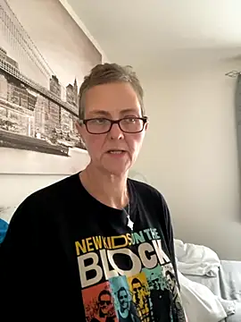 Snapshot of Curvy-Jinx chatting on 14, 10, 2025 Curvy-Jinx online show from 14, 10, 2025