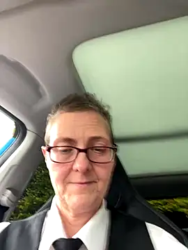 Snapshot of Curvy-Jinx chatting on 17, 10, 2025 Curvy-Jinx online show from 17, 10, 2025