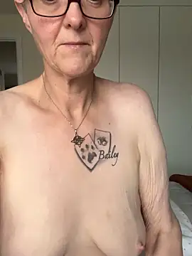 Snapshot of Curvy-Jinx chatting on 20, 10, 2025 Curvy-Jinx online show from 20, 10, 2025