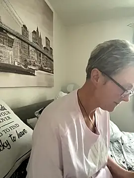 Snapshot of Curvy-Jinx chatting on 26, 10, 2025 Curvy-Jinx online show from 26, 10, 2025