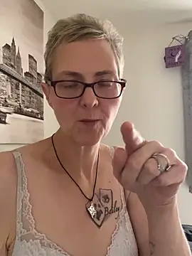 Snapshot of Curvy-Jinx chatting on 31, 10, 2025 Curvy-Jinx online show from 31, 10, 2025