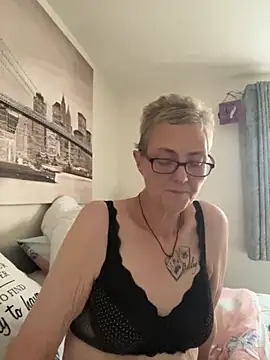 Snapshot of Curvy-Jinx chatting on 1, 11, 2025 Curvy-Jinx online show from 1, 11, 2025