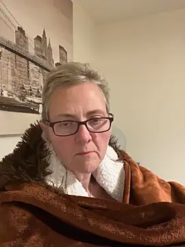 Snapshot of Curvy-Jinx chatting on 10, 11, 2025 Curvy-Jinx online show from 10, 11, 2025