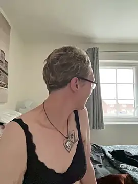 Snapshot of Curvy-Jinx chatting on 19, 11, 2025 Curvy-Jinx online show from 19, 11, 2025