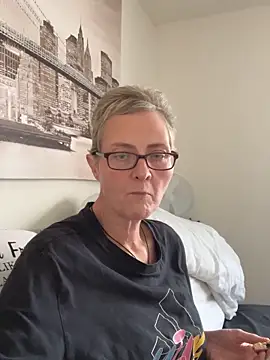 Snapshot of Curvy-Jinx chatting on 20, 11, 2025 Curvy-Jinx online show from 20, 11, 2025