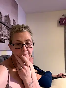 Snapshot of Curvy-Jinx chatting on 23, 11, 2025 Curvy-Jinx online show from 23, 11, 2025