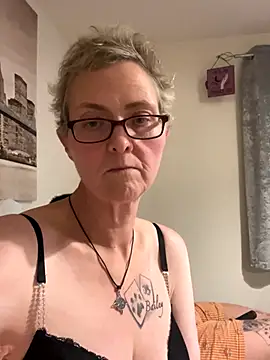 Snapshot of Curvy-Jinx chatting on 29, 11, 2025 Curvy-Jinx online show from 29, 11, 2025