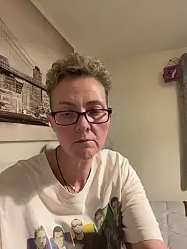 Curvy-Jinx online show from 15, 1, 2026