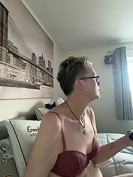 Curvy-Jinx online show from 17, 2, 2026