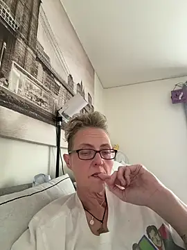 Curvy-Jinx online show from 5, 5, 2026