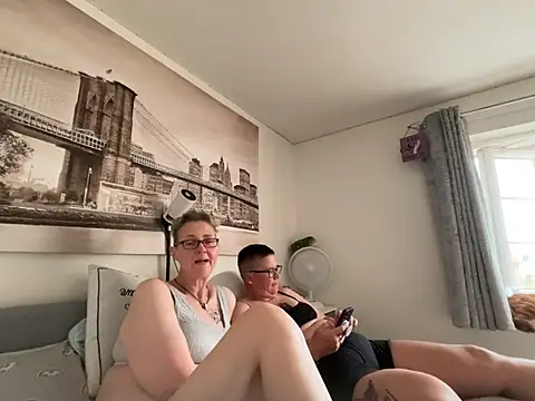 Snapshot of Curvy-Jinx chatting on 21, 6, 2026 Curvy-Jinx online show from 21, 6, 2026