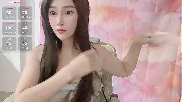 Snapshot of Crush-7ii chatting on 4, 10, 2025 Crush-7ii online show from 4, 10, 2025