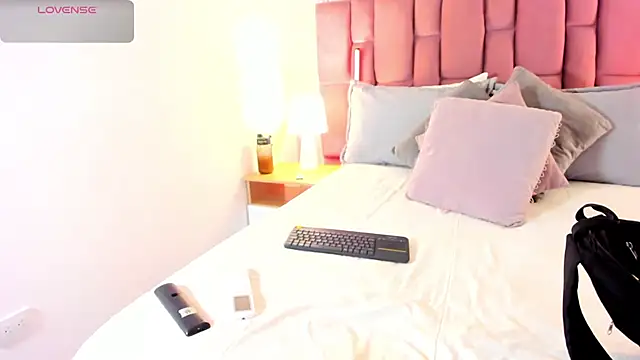 MartinaRizzi online show from 5, 12, 2025