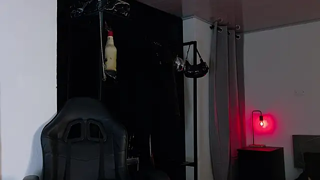 Snapshot of Angelabl0odborne chatting on 4, 10, 2025 Angelabl0odborne online show from 4, 10, 2025