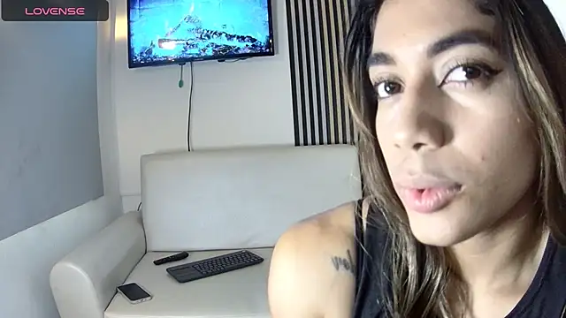 Snapshot of rachell_owen chatting on 13, 11, 2025 rachell owen online show from 13, 11, 2025