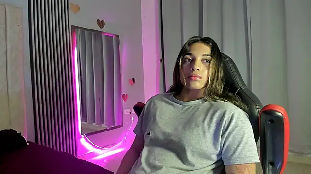 Snapshot of rachell_owen chatting on 3, 12, 2025 rachell owen online show from 3, 12, 2025