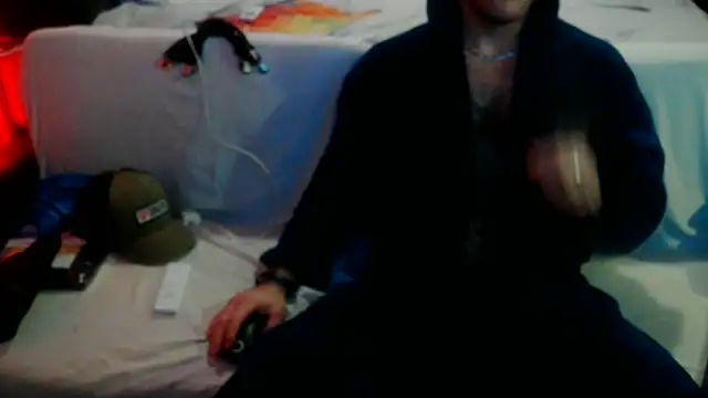 Snapshot of Luv2SuckBWC92 chatting on 16, 9, 2025 Luv2SuckBWC92 online show from 16, 9, 2025