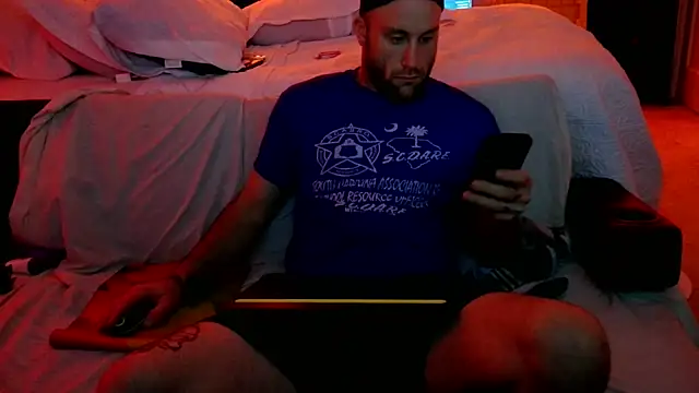 Snapshot of Luv2SuckBWC92 chatting on 6, 10, 2025 Luv2SuckBWC92 online show from 6, 10, 2025