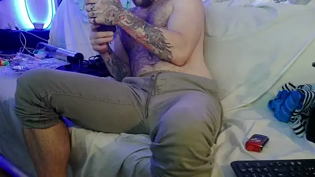 Snapshot of Luv2SuckBWC92 chatting on 7, 11, 2025 Luv2SuckBWC92 online show from 7, 11, 2025