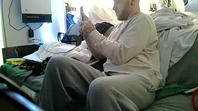 Snapshot of Luv2SuckBWC92 chatting on 1, 12, 2025 Luv2SuckBWC92 online show from 1, 12, 2025