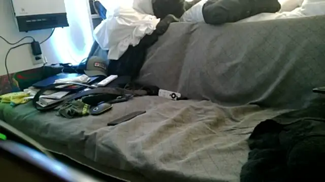 Snapshot of Luv2SuckBWC92 chatting on 3, 12, 2025 Luv2SuckBWC92 online show from 3, 12, 2025