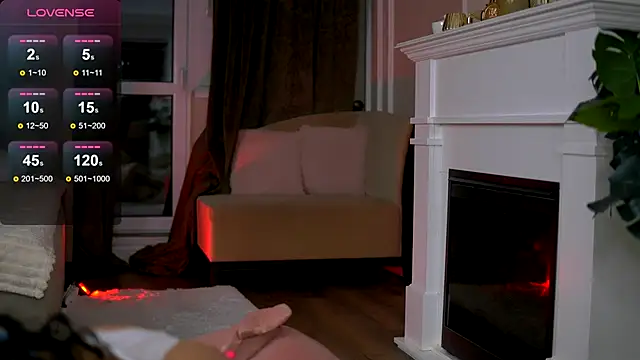 EmaHallee online show from 5, 12, 2025