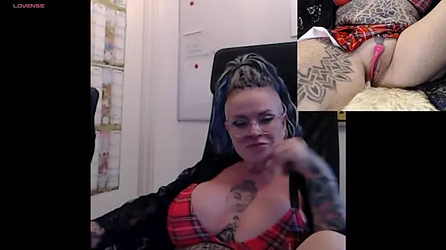 DarkDomina online show from 9, 2, 2026
