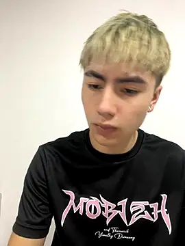 Snapshot of AlexanderCollman chatting on 4, 12, 2025 AlexanderCollman online show from 4, 12, 2025