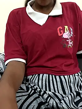 Snapshot of Alia-00 chatting on 4, 10, 2025 Alia-00 online show from 4, 10, 2025