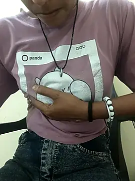 Snapshot of Alia-00 chatting on 25, 10, 2025 Alia-00 online show from 25, 10, 2025