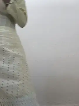 Snapshot of Alia-00 chatting on 28, 10, 2025 Alia-00 online show from 28, 10, 2025