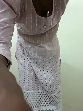 Snapshot of Alia-00 chatting on 31, 10, 2025 Alia-00 online show from 31, 10, 2025