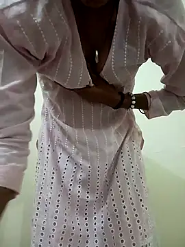 Snapshot of Alia-00 chatting on 6, 11, 2025 Alia-00 online show from 6, 11, 2025