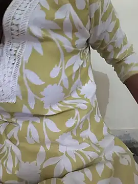 Snapshot of Alia-00 chatting on 5, 12, 2025 Alia-00 online show from 5, 12, 2025