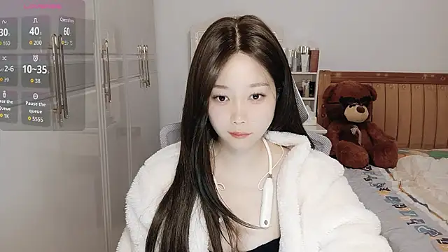 Snapshot of Xiaotantan-99 chatting on 28, 10, 2025 Xiaotantan-99 online show from 28, 10, 2025