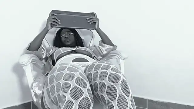 hoot emily online show from 12, 9, 2025